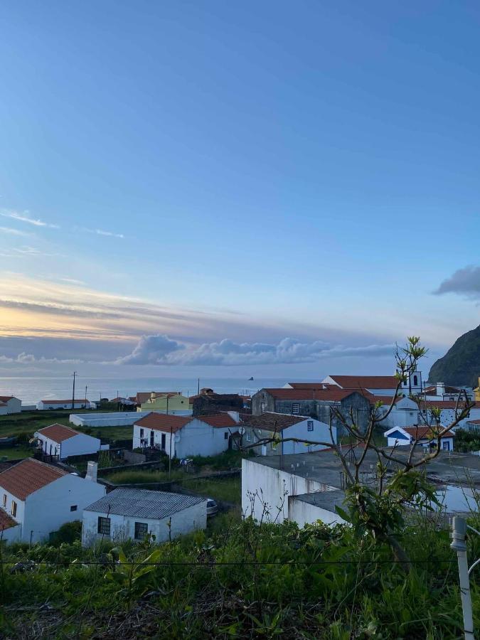 The Pink House Hostel Faja Grande Bagian luar foto