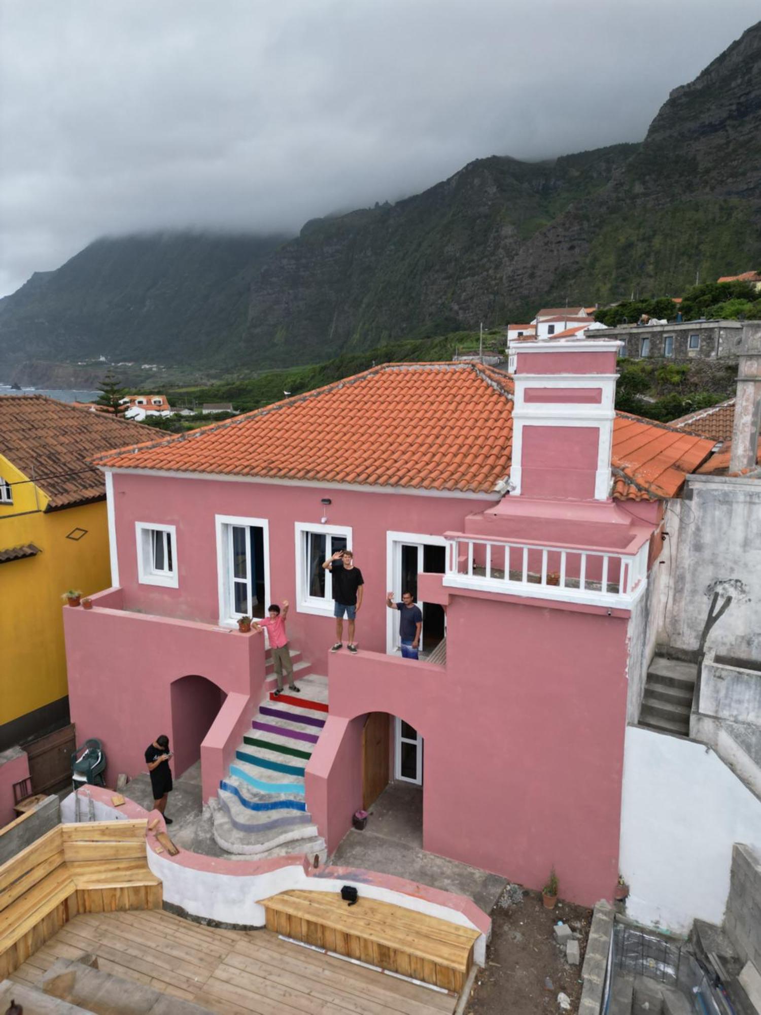 The Pink House Hostel Faja Grande Bagian luar foto