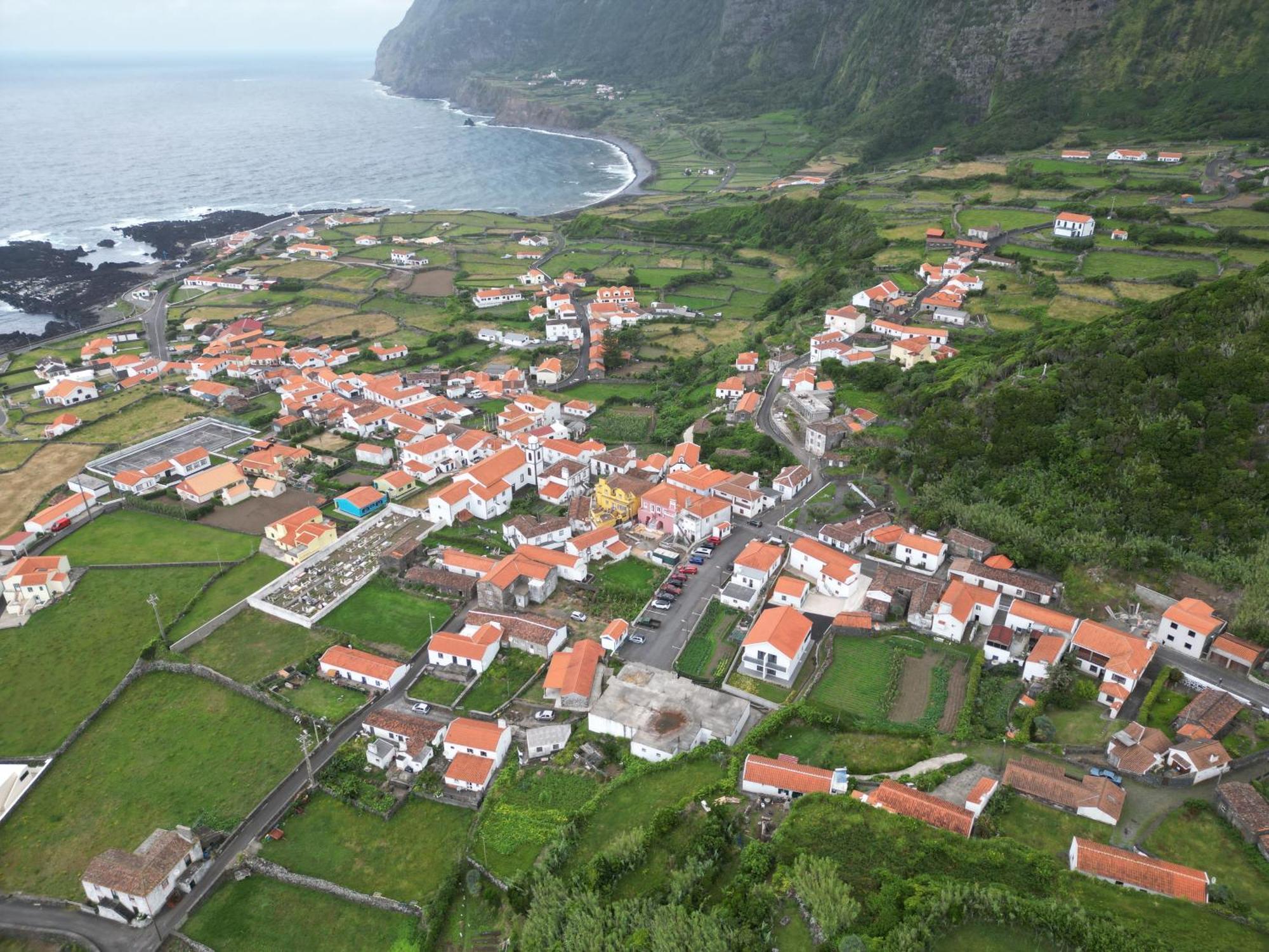 The Pink House Hostel Faja Grande Bagian luar foto