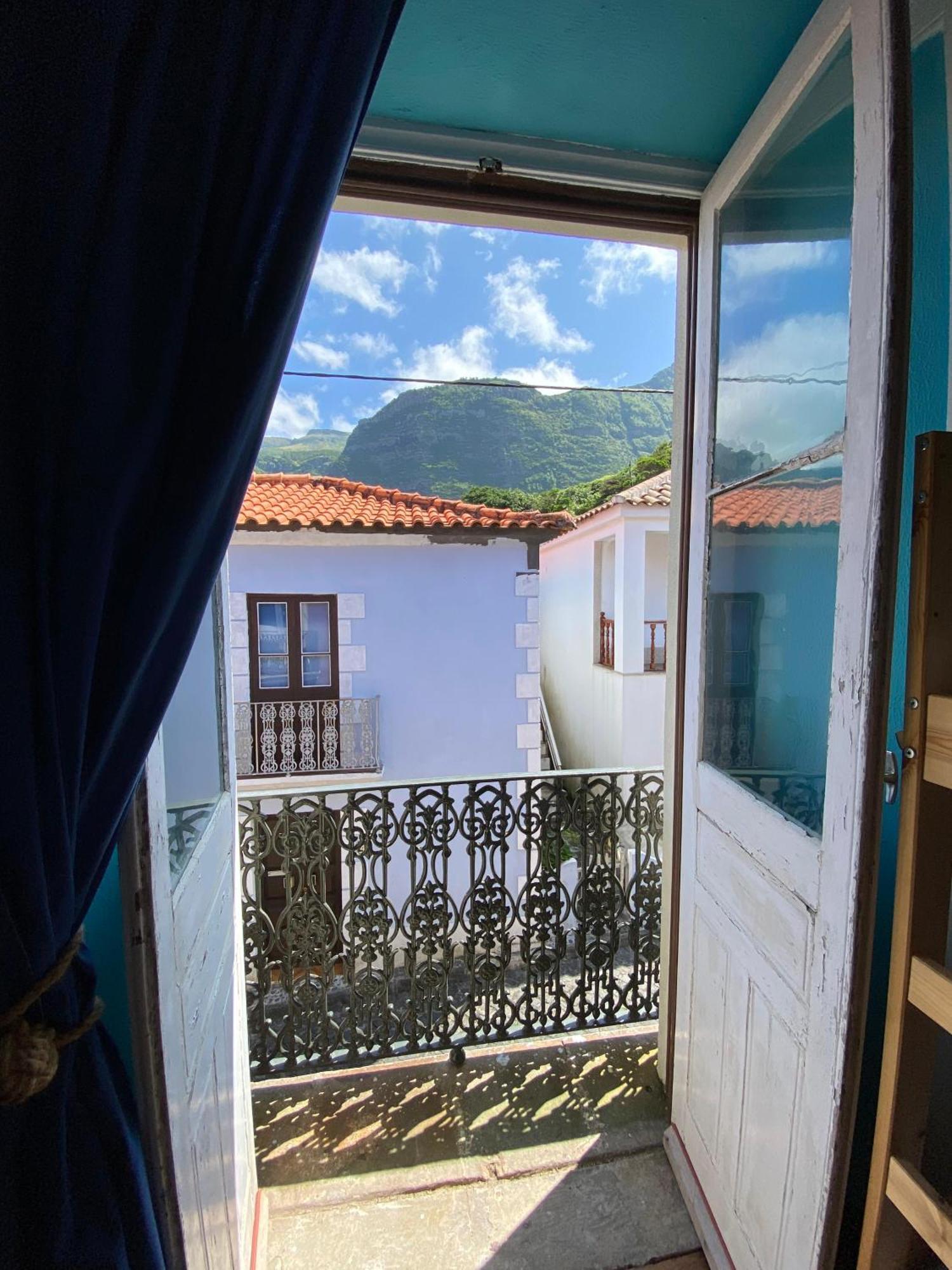 The Pink House Hostel Faja Grande Bagian luar foto